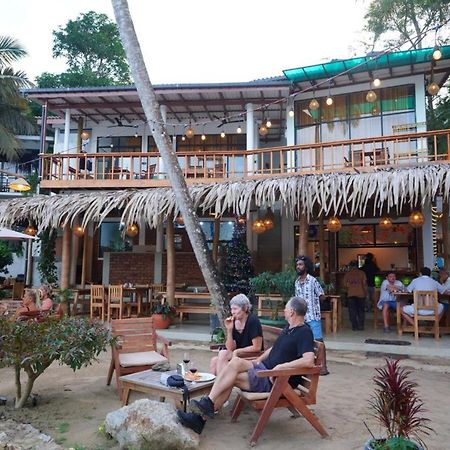 Muthu Sea View Hiriketiya Hotell Dikwella Exteriör bild