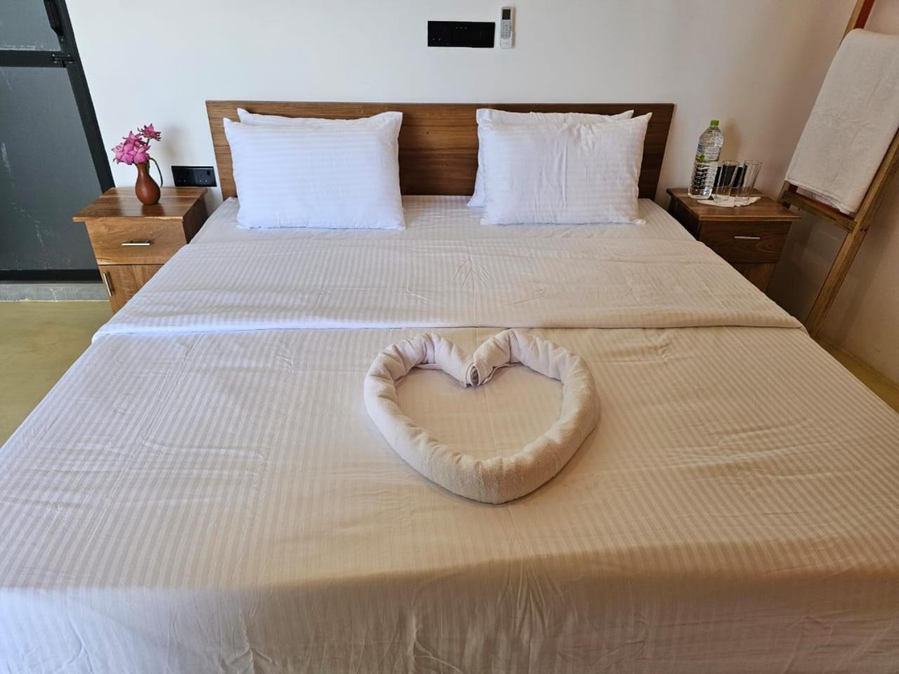 Muthu Sea View Hiriketiya Hotell Dikwella Exteriör bild
