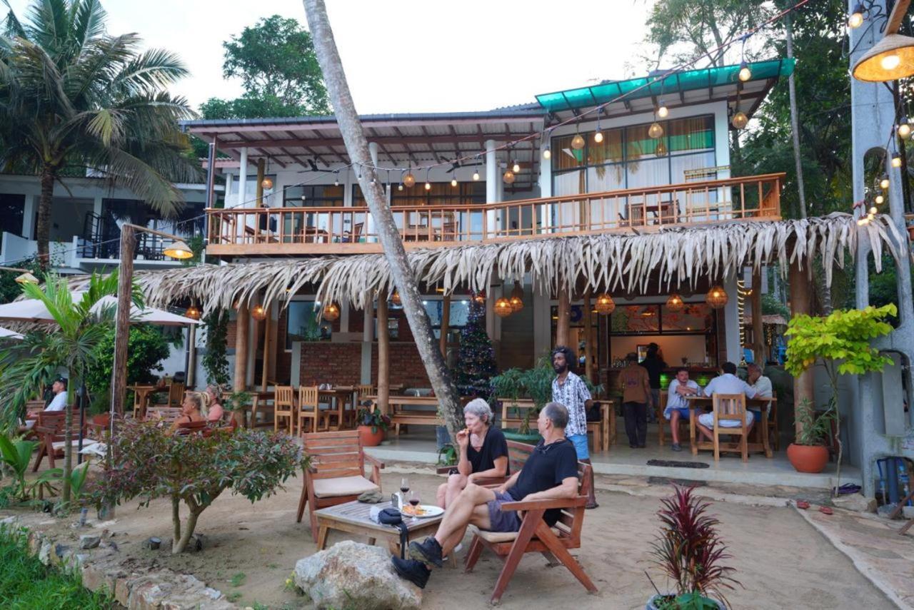 Muthu Sea View Hiriketiya Hotell Dikwella Exteriör bild